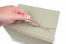 Caisse carton fond automatique Speedbox à base d'herbe - Ouverture avec bande d’arrachage  | Paysdesenveloppes.ch