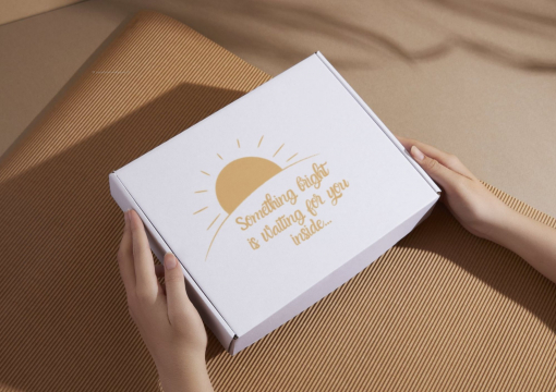 Boîte carton avec fermeture renforcée | Paysdesenveloppes.ch