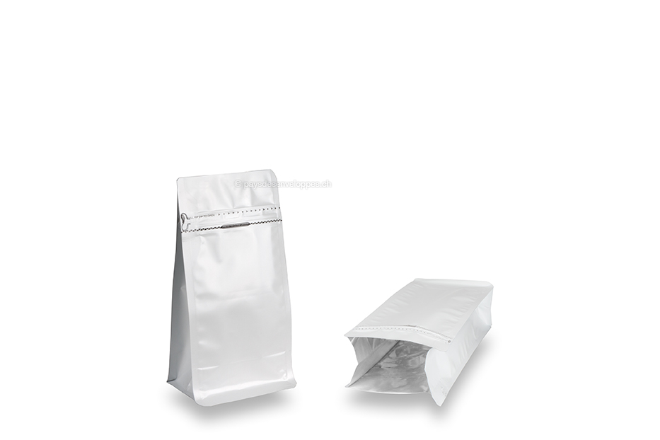 Sachets stand-up à fond plat - blanc, 500 ml / 250 grammes café moulu